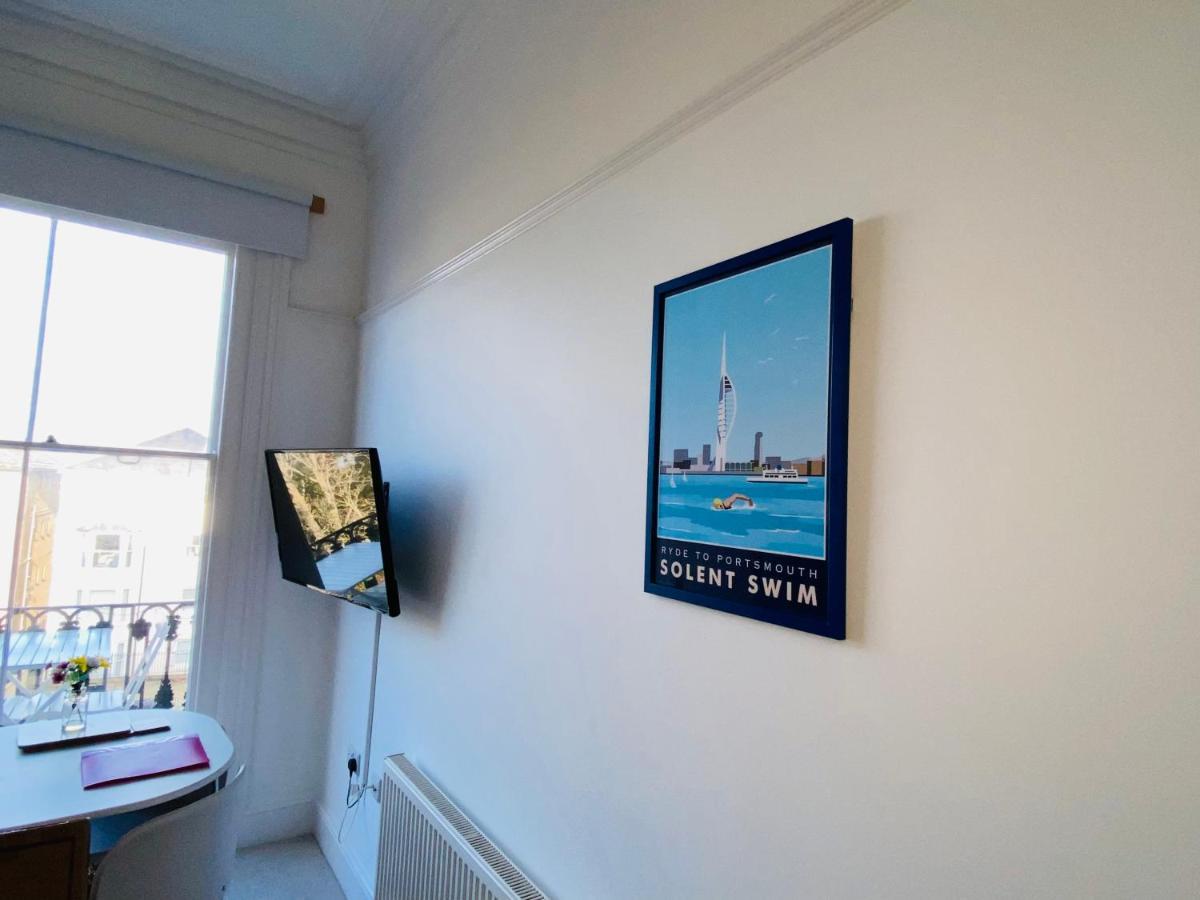 Wight On The Beach, Sleeps 4, Free Off Road Parking, Balcony With Sea Views Райд Экстерьер фото
