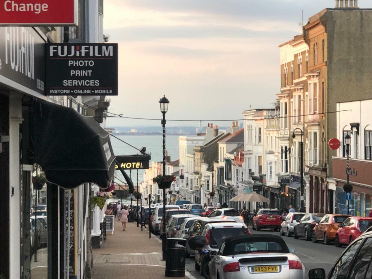 Wight On The Beach, Sleeps 4, Free Off Road Parking, Balcony With Sea Views Райд Экстерьер фото