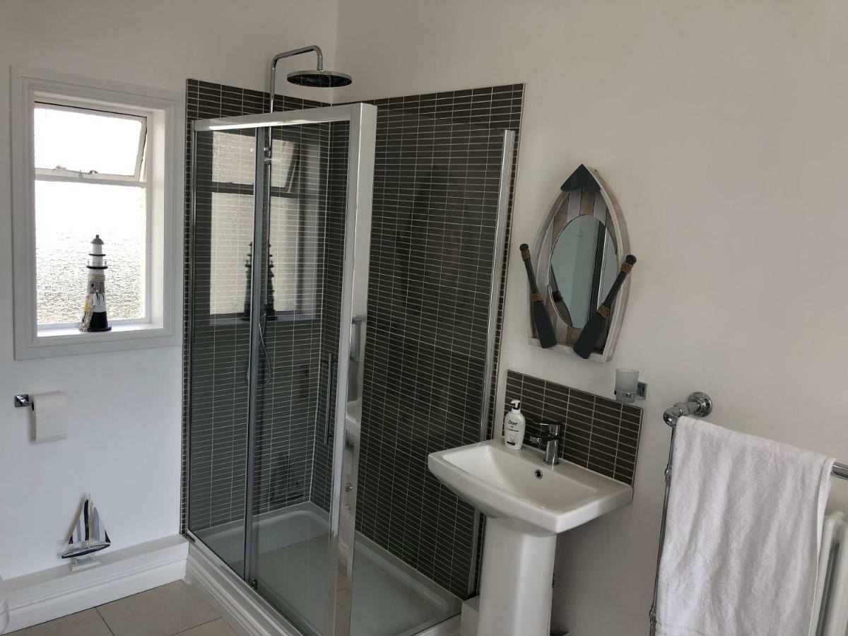 Wight On The Beach, Sleeps 4, Free Off Road Parking, Balcony With Sea Views Райд Экстерьер фото