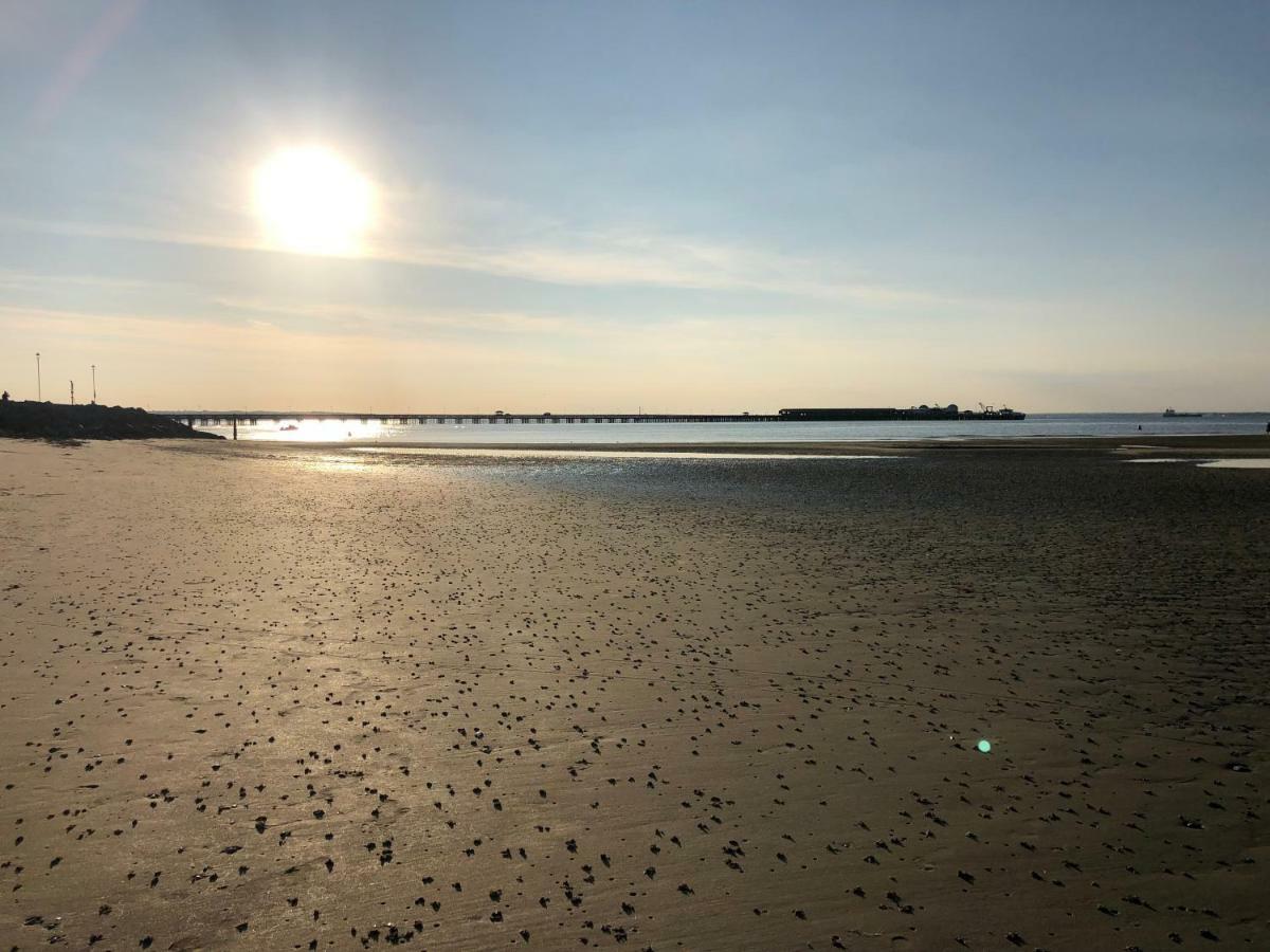 Wight On The Beach, Sleeps 4, Free Off Road Parking, Balcony With Sea Views Райд Экстерьер фото